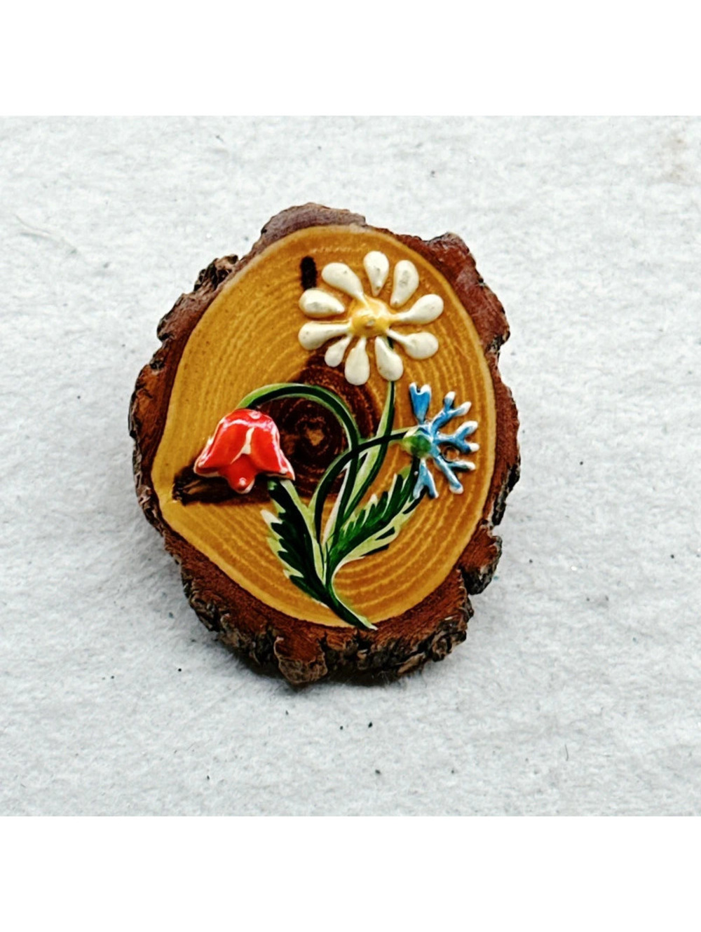 5454gc. Vintage Handpainted Brooch CottageCore